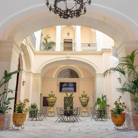 Отель Il Cavaliere Al Borgo Antico Копертино Экстерьер фото