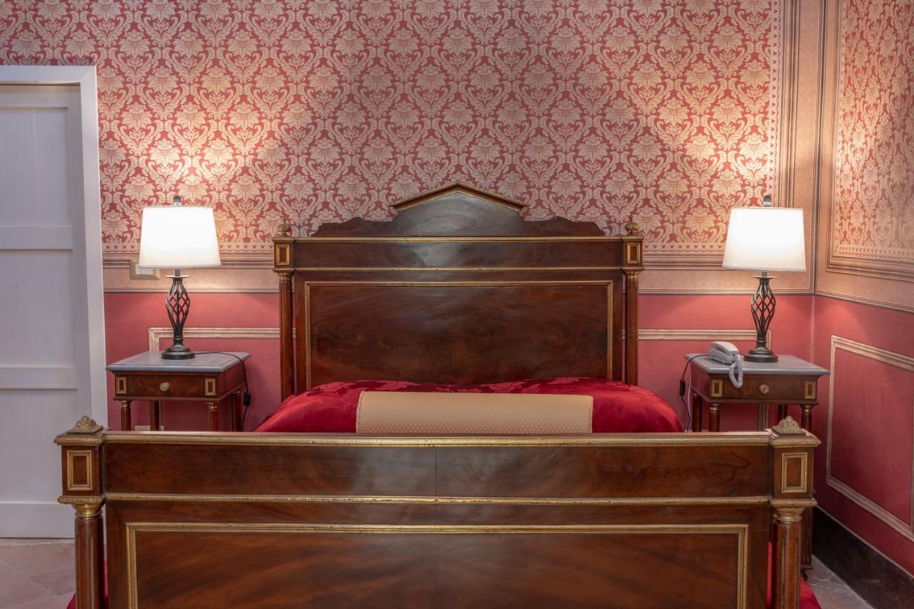 Отель Il Cavaliere Al Borgo Antico Копертино Экстерьер фото
