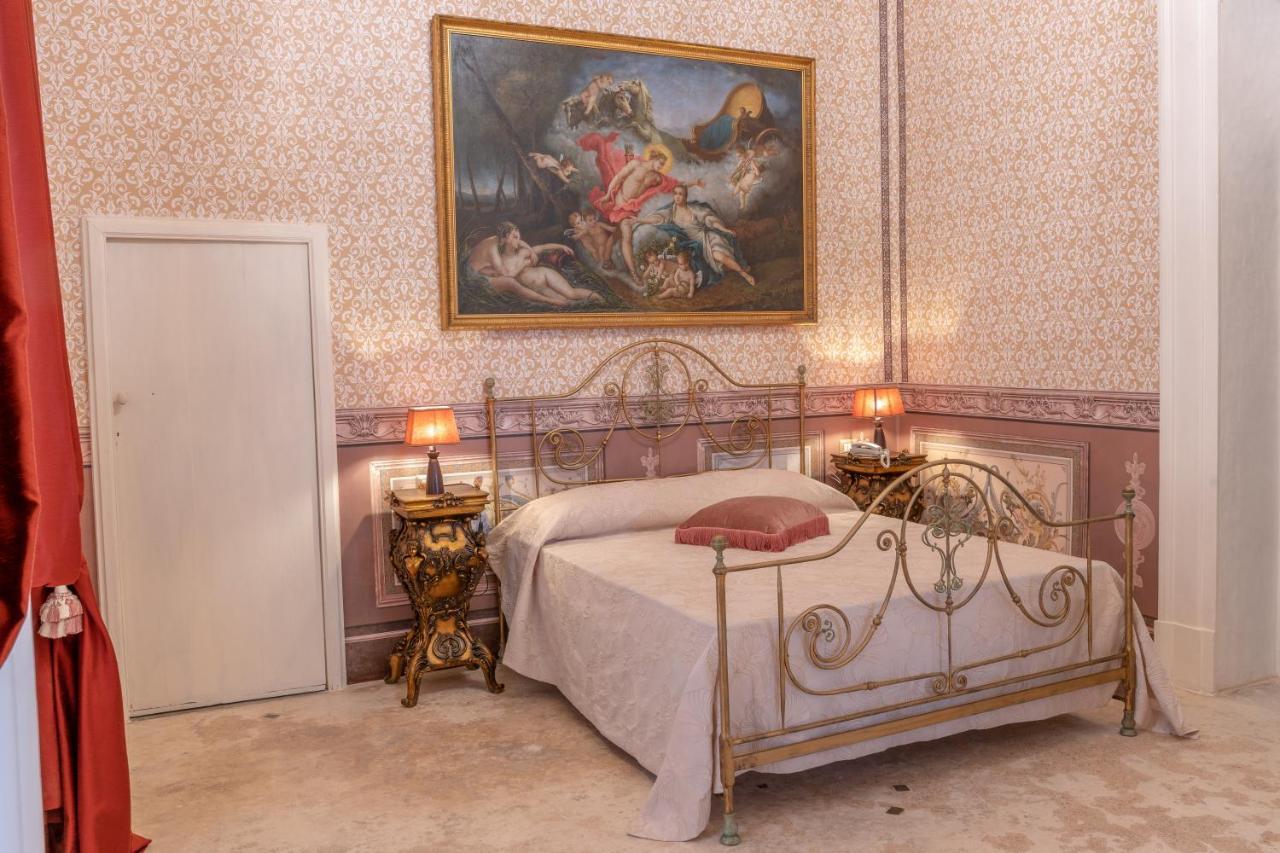 Отель Il Cavaliere Al Borgo Antico Копертино Экстерьер фото