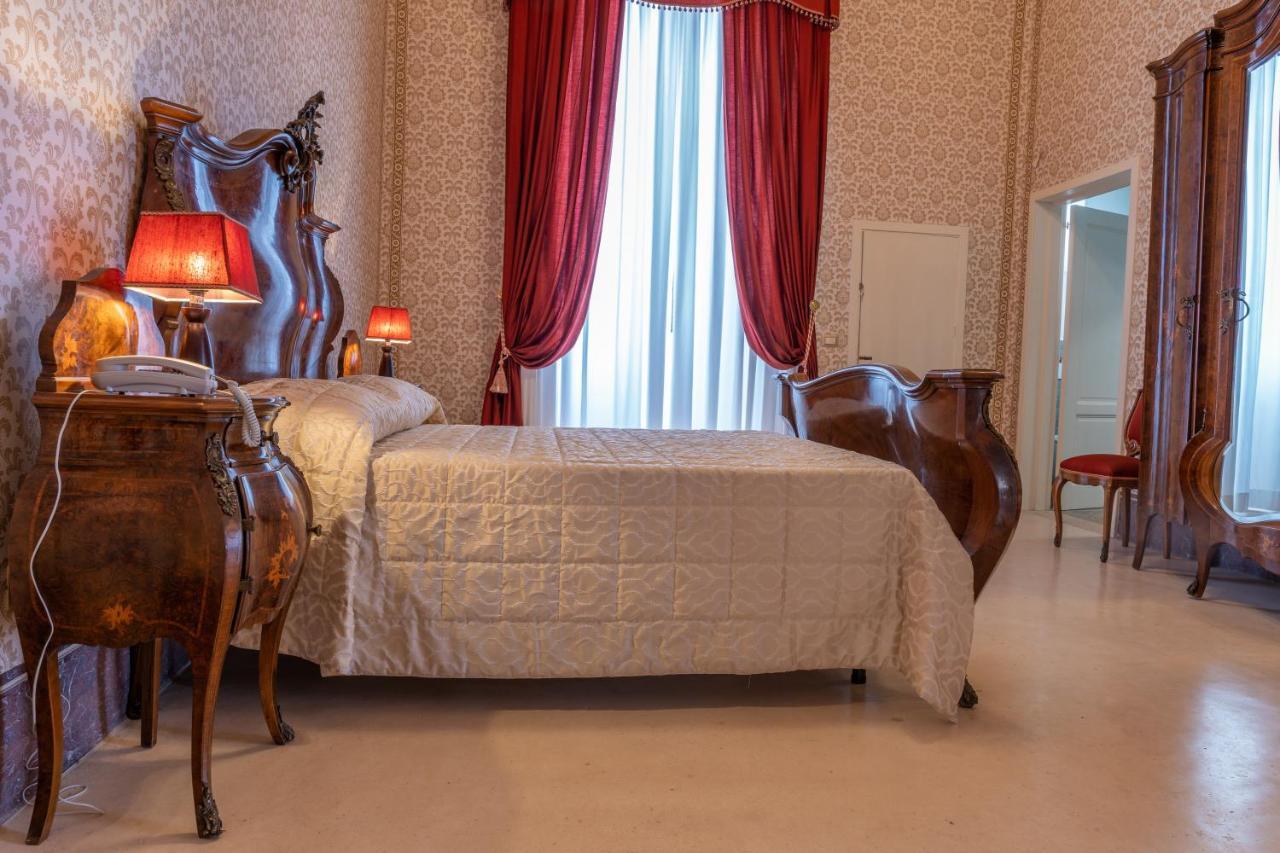Отель Il Cavaliere Al Borgo Antico Копертино Экстерьер фото