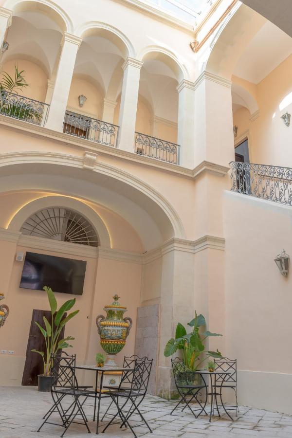 Отель Il Cavaliere Al Borgo Antico Копертино Экстерьер фото