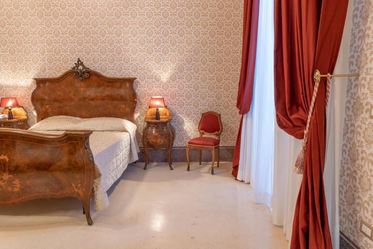 Отель Il Cavaliere Al Borgo Antico Копертино Экстерьер фото