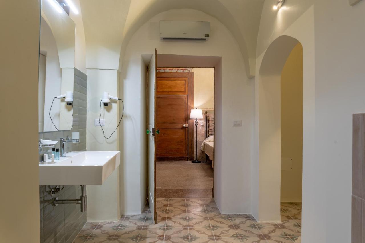 Отель Il Cavaliere Al Borgo Antico Копертино Экстерьер фото