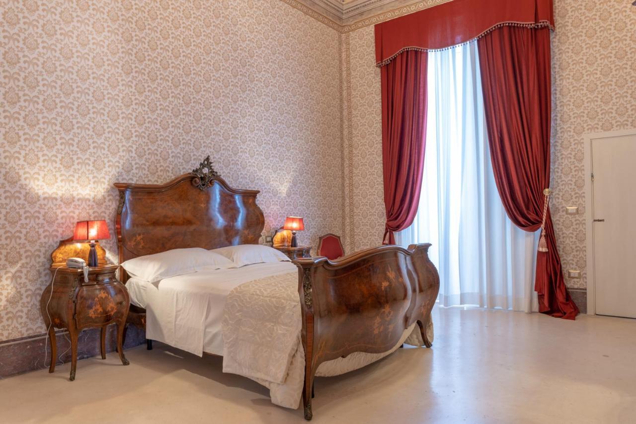 Отель Il Cavaliere Al Borgo Antico Копертино Экстерьер фото