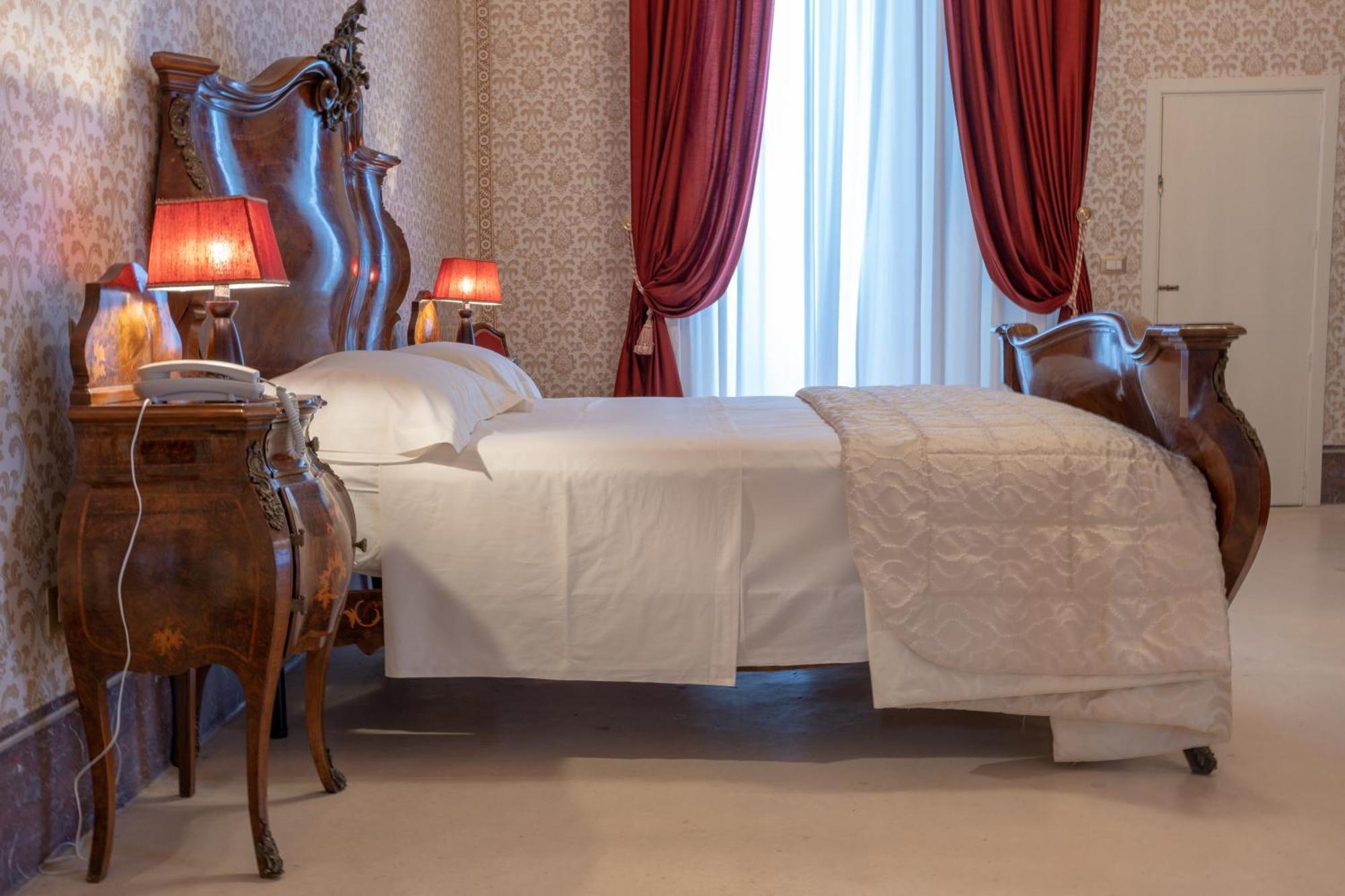 Отель Il Cavaliere Al Borgo Antico Копертино Экстерьер фото
